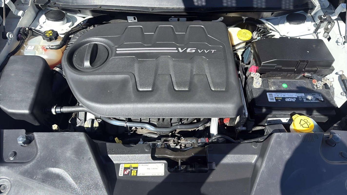 Used 2016 Jeep Cherokee Limited image 23