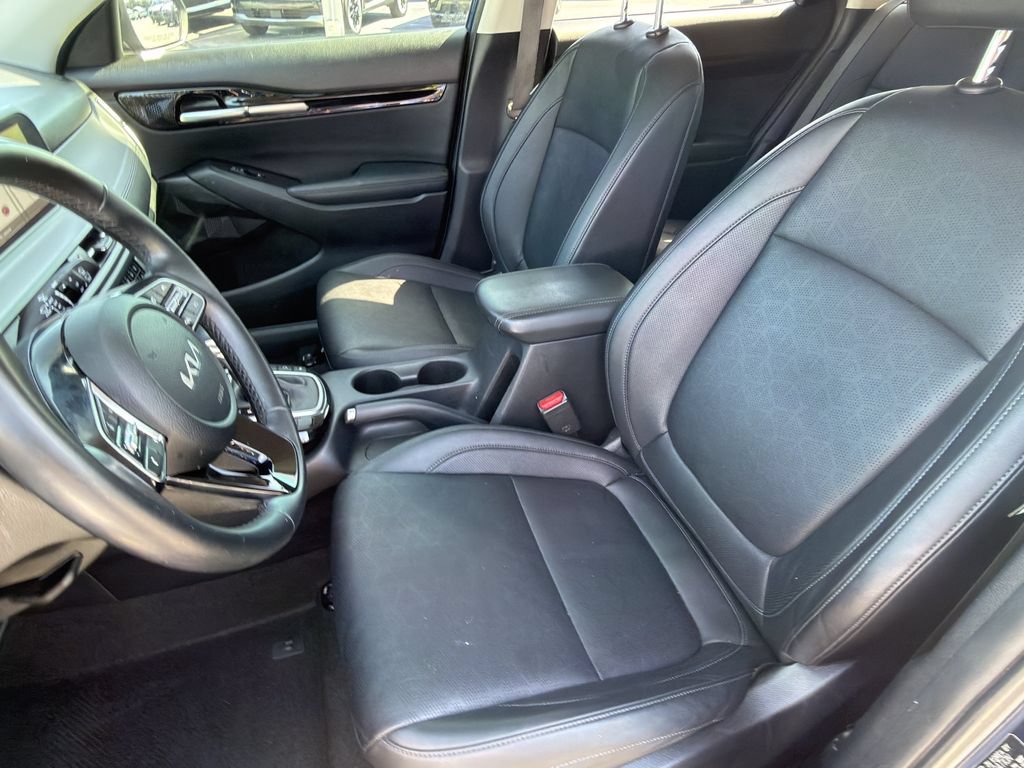 Certified 2025 Kia Seltos EX w/ EX Sunroof Package FWD image 21