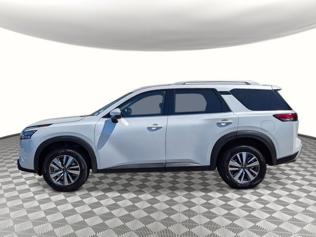 New 2025 Nissan Pathfinder SL image 2