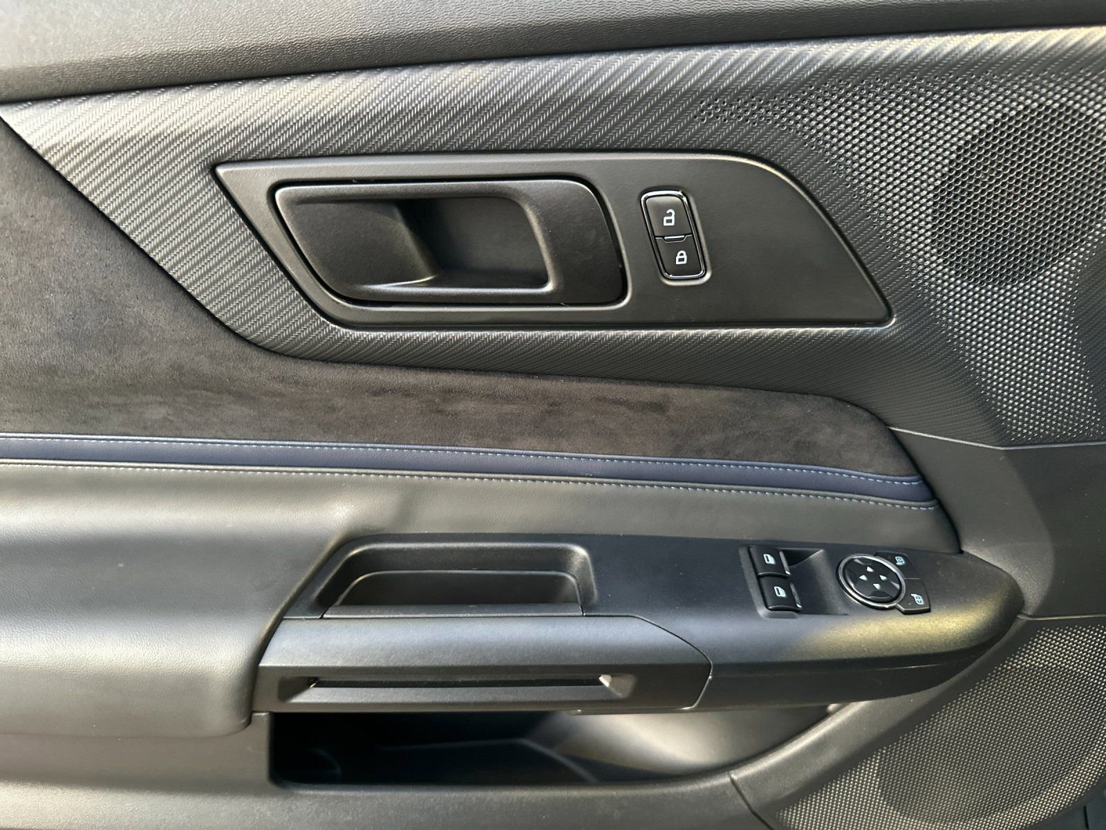 Used 2024 Ford Mustang Dark Horse w/ Dark Horse Handlin Package image 11