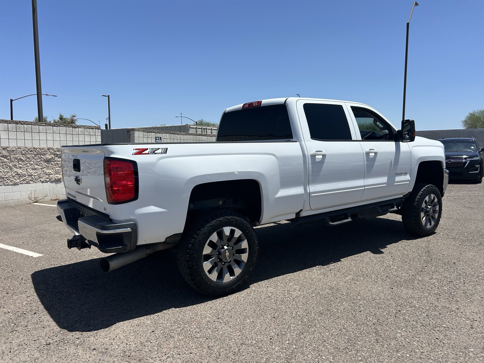 Used 2019 Chevrolet Silverado 2500 LT AWD/4WD image 4