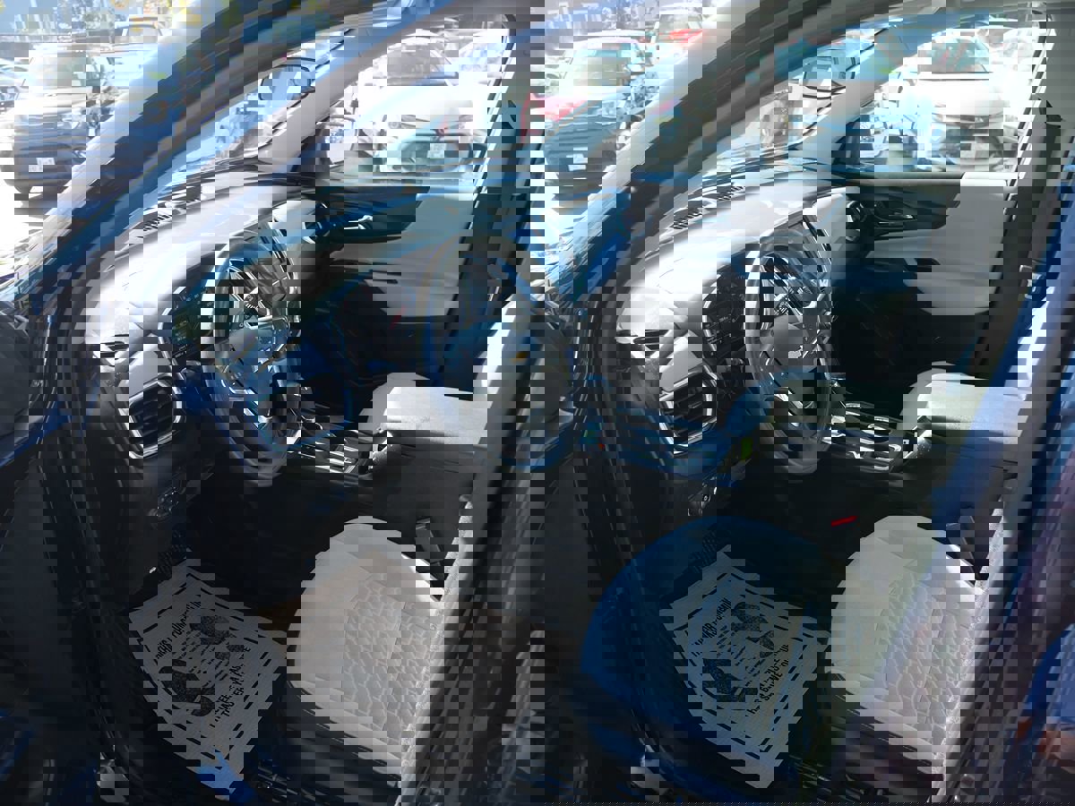 Used 2021 Chevrolet Equinox LS image 9