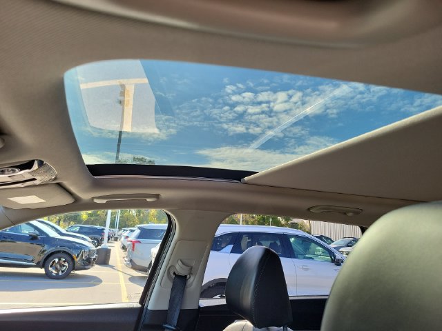 Certified 2024 Kia Sorento S w/ Panoramic Sunroof Package AWD/4WD image 14
