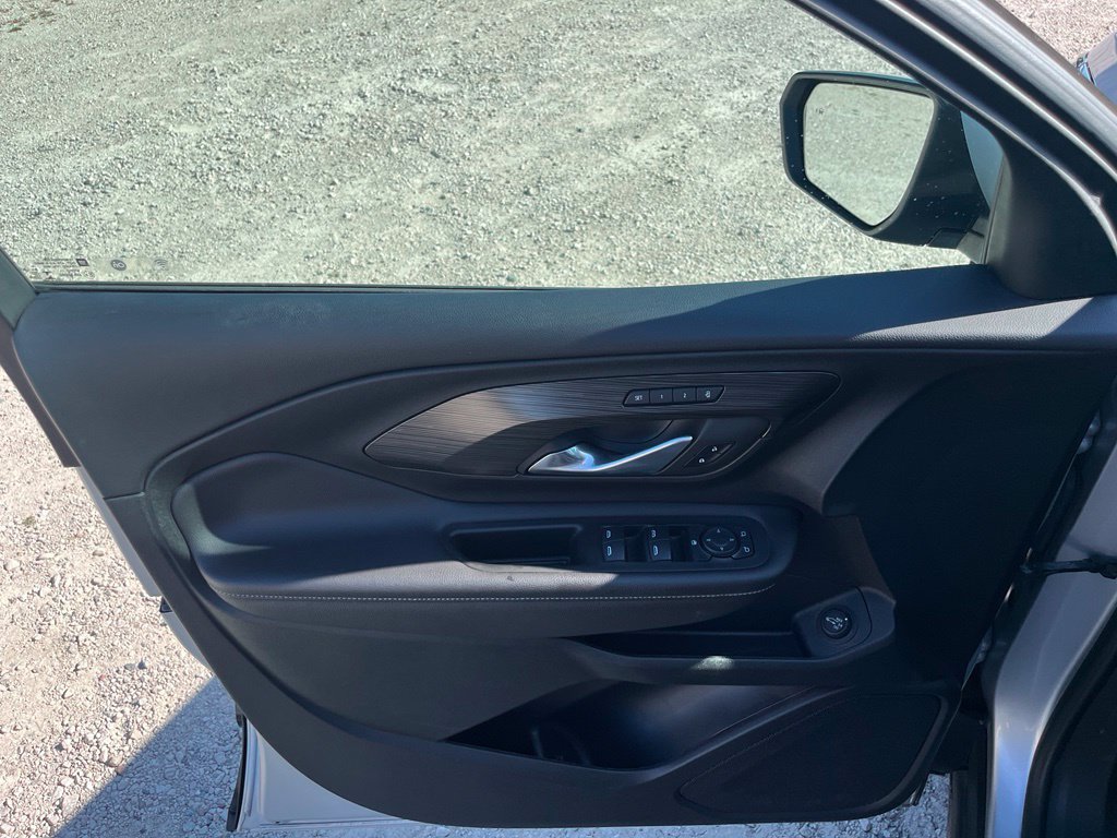 Used 2022 GMC Terrain SLT w/ LPO, Floor Liner Package AWD/4WD image 17