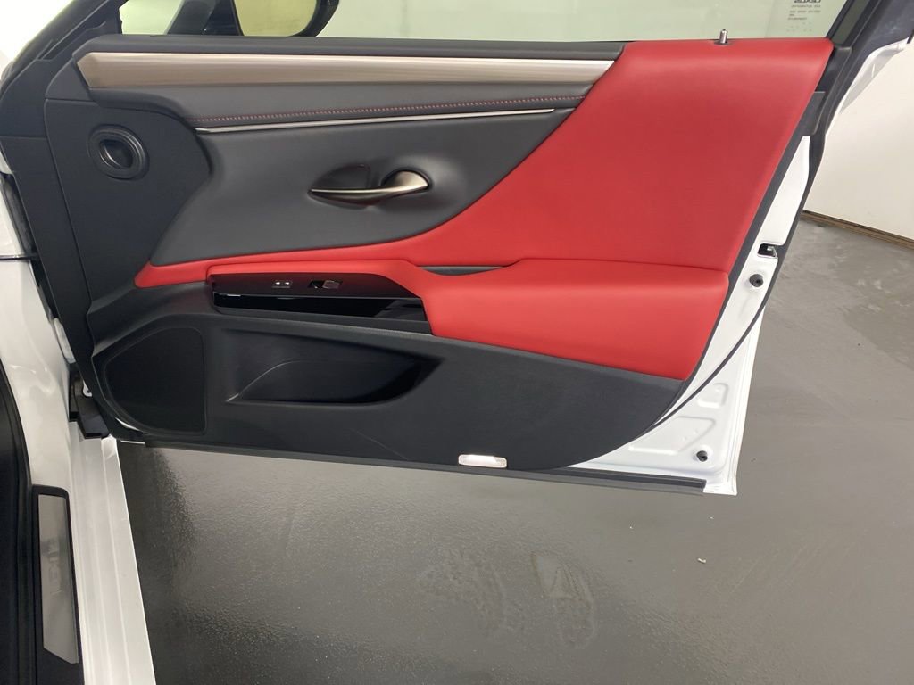 Used 2024 Lexus ES 350 F Sport w/ Accessory Package (Z2) image 31