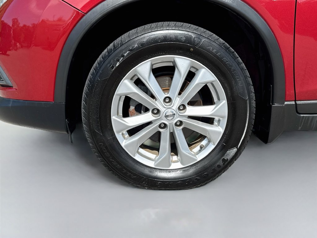 Used 2016 Nissan Rogue SV AWD/4WD image 32
