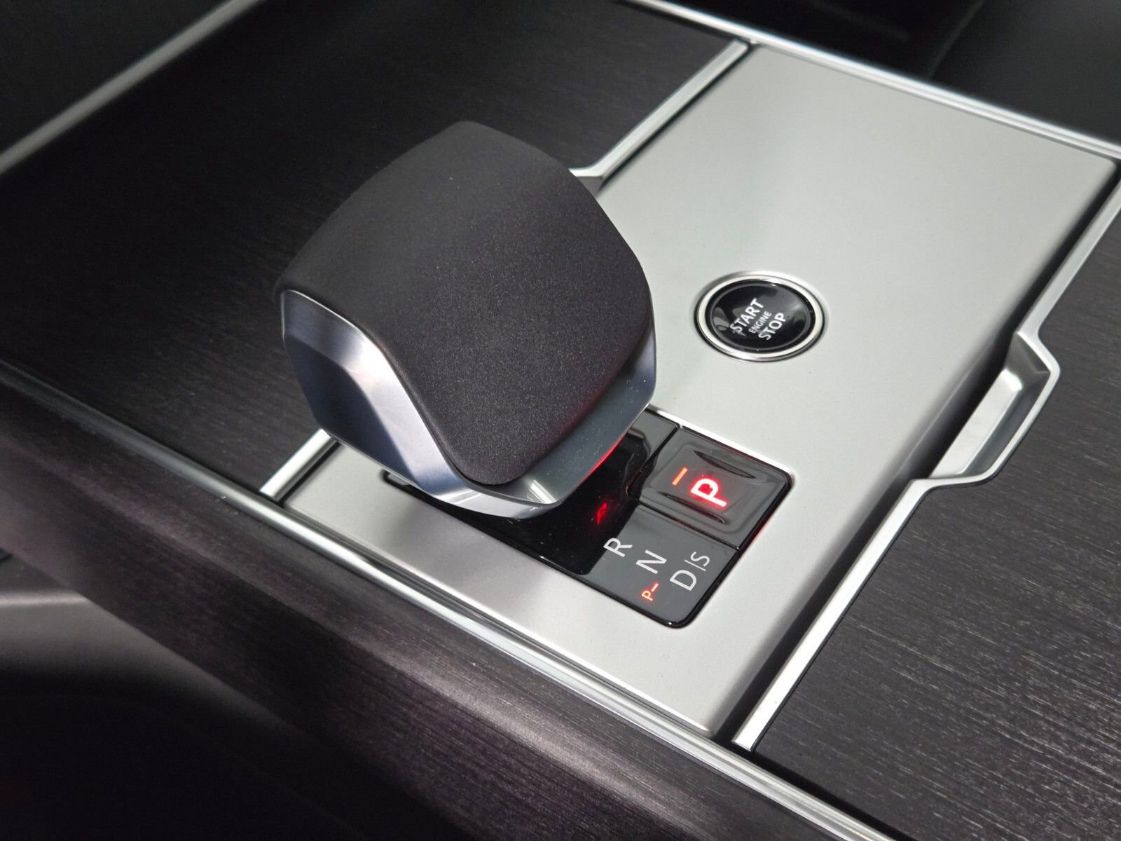 New 2026 Land Rover Range Rover SE AWD/4WD image 33