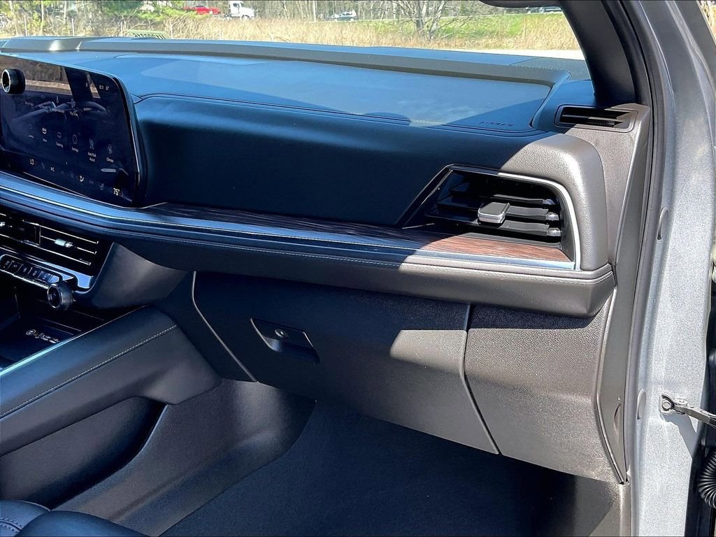 Used 2025 Chevrolet Tahoe LT AWD/4WD image 13