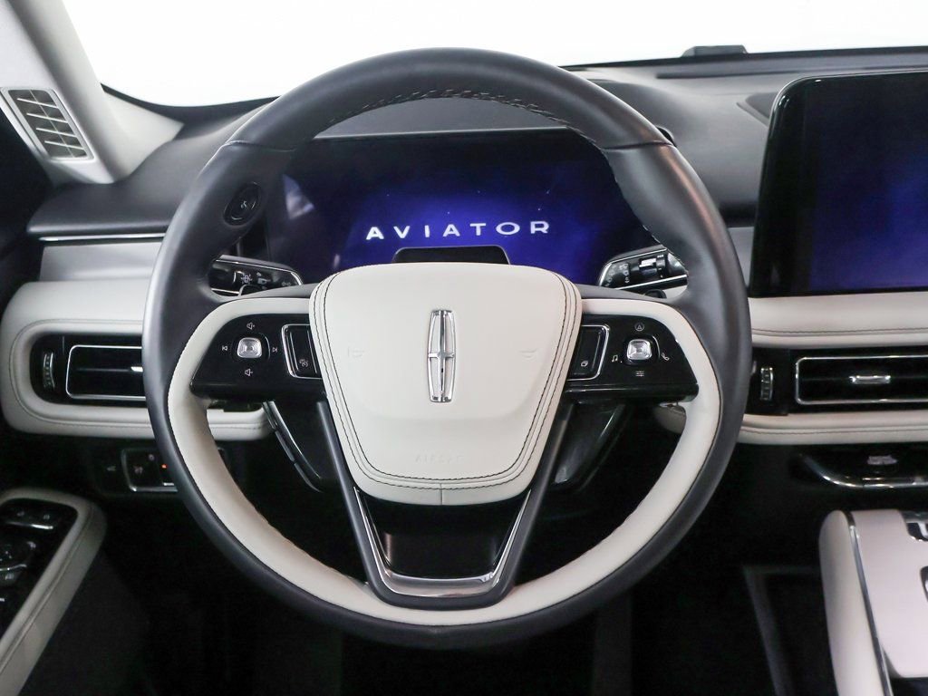 Used 2025 Lincoln Aviator Reserve w/ Illumination Package image 44
