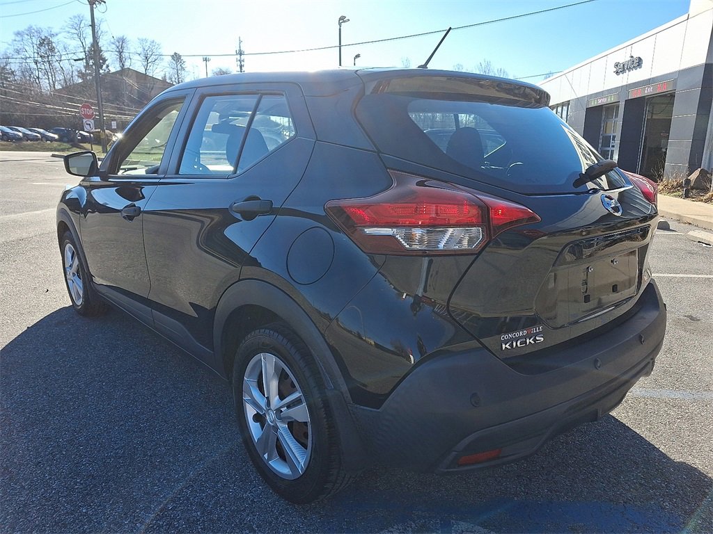 Used 2020 Nissan Kicks S image 4
