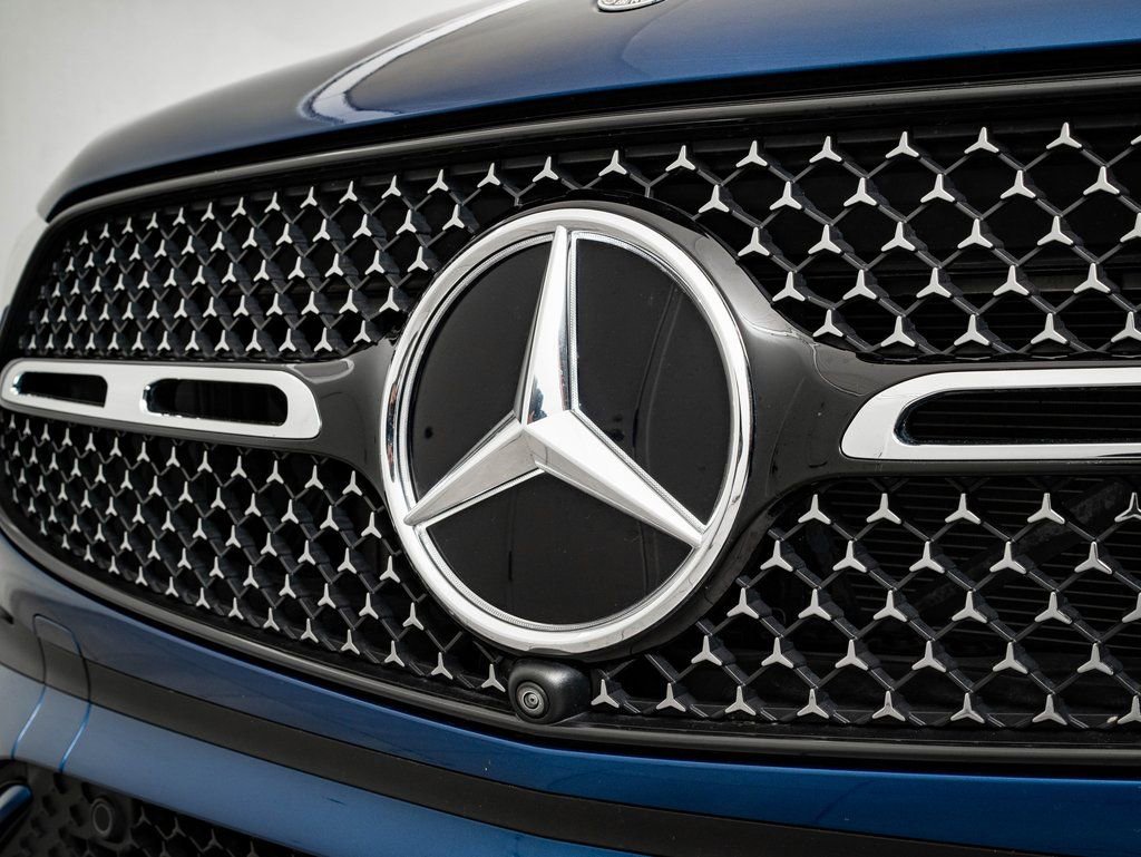 Used 2024 Mercedes-Benz GLC 300 4MATIC w/ AMG Line image 3