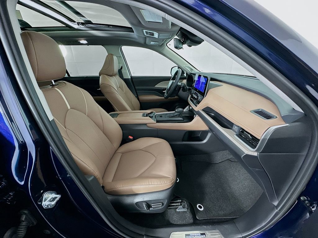 Certified 2026 Toyota Grand Highlander Platinum image 30
