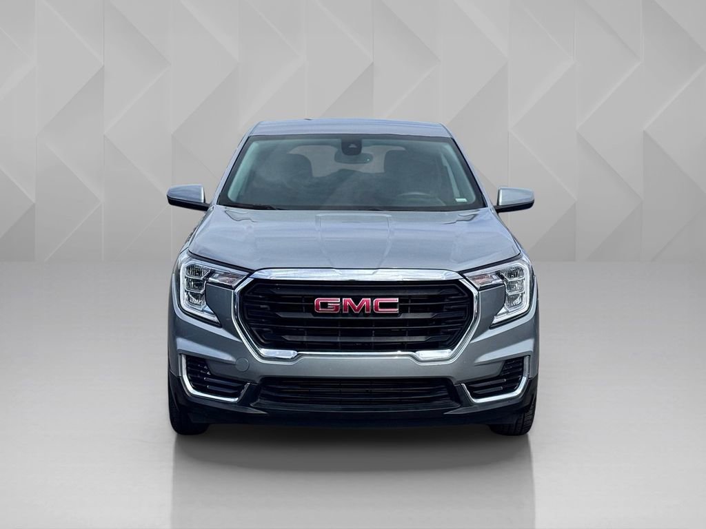 Used 2023 GMC Terrain SLE image 2