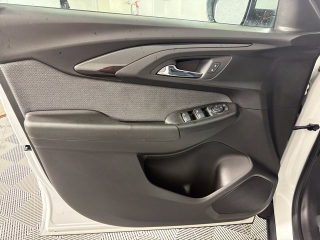 Used 2021 Chevrolet TrailBlazer LT w/ Convenience Package FWD image 10