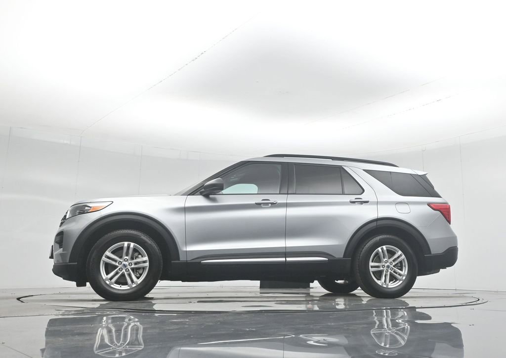 Certified 2023 Ford Explorer XLT image 8