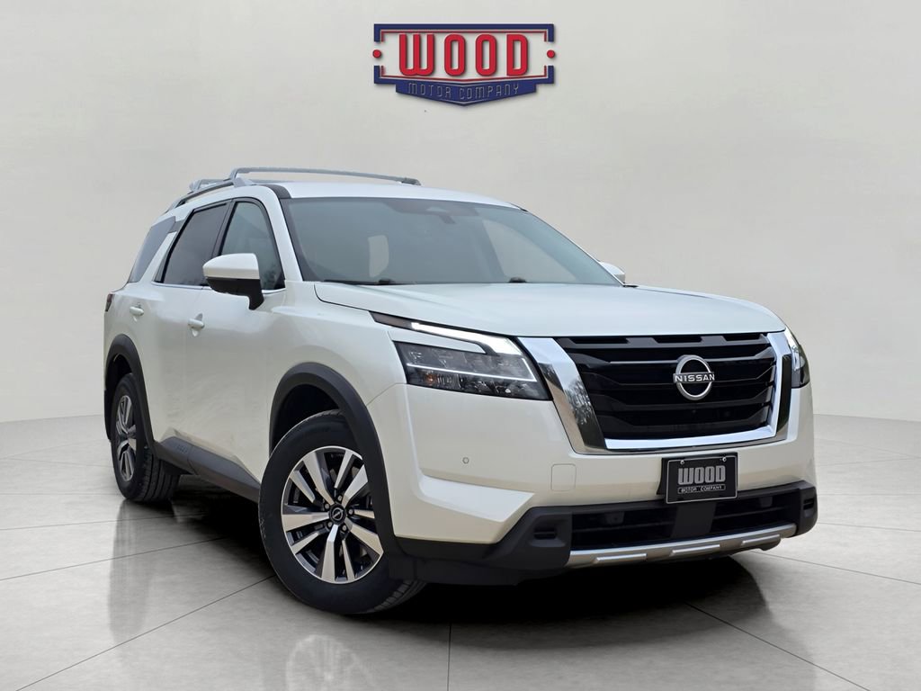Used 2024 Nissan Pathfinder SL image 1