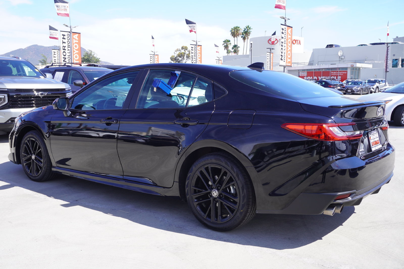 Certified 2025 Toyota Camry SE w/ Convenience Package AWD/4WD image 5
