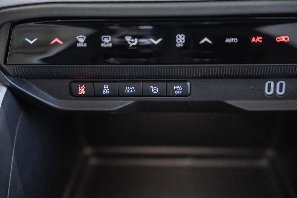 New 2026 Jeep Cherokee Overland image 24