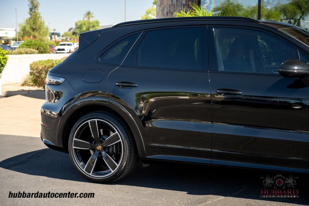 Used 2023 Porsche Cayenne Turbo AWD/4WD image 37