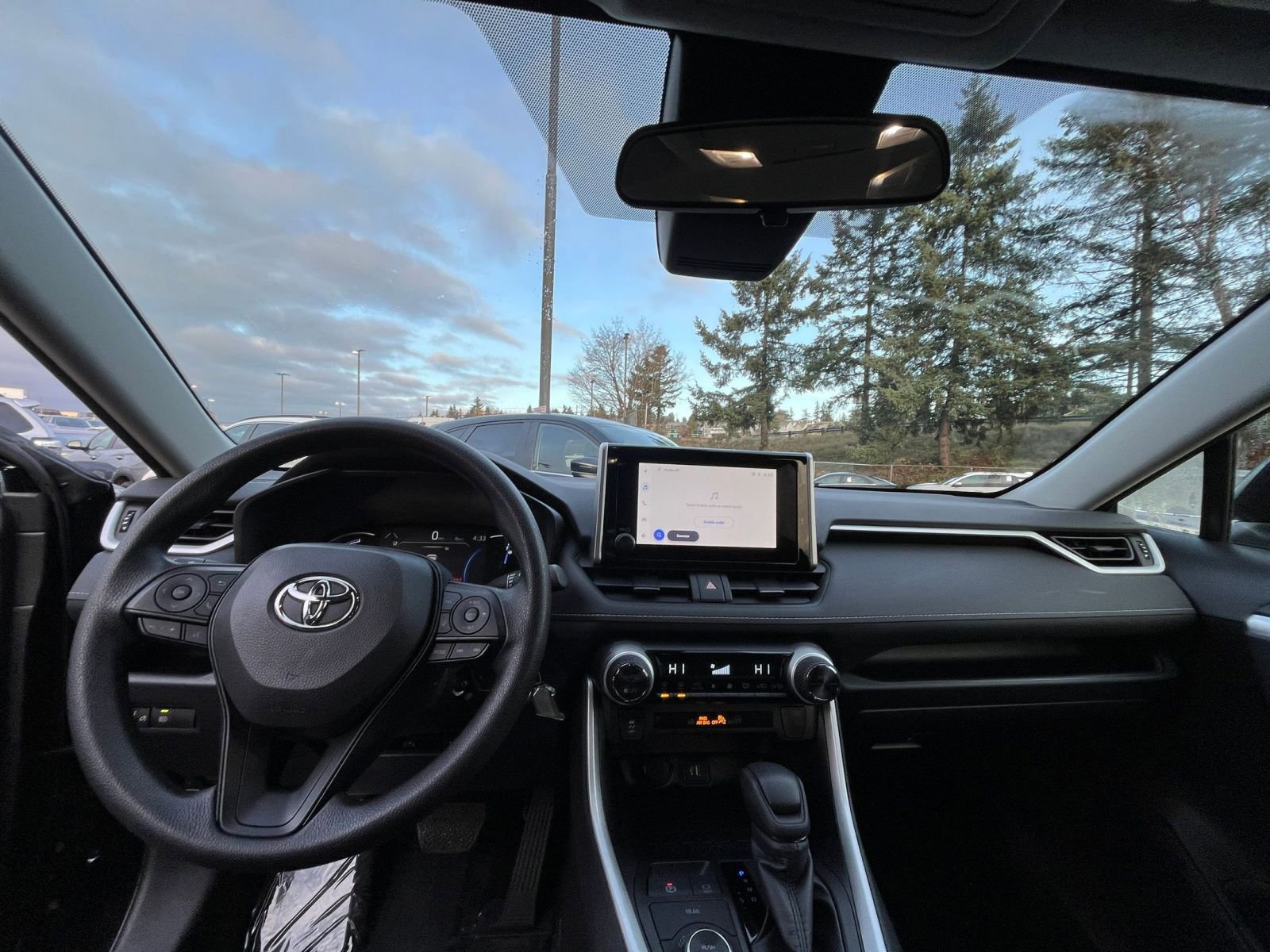 Used 2025 Toyota RAV4 LE image 33