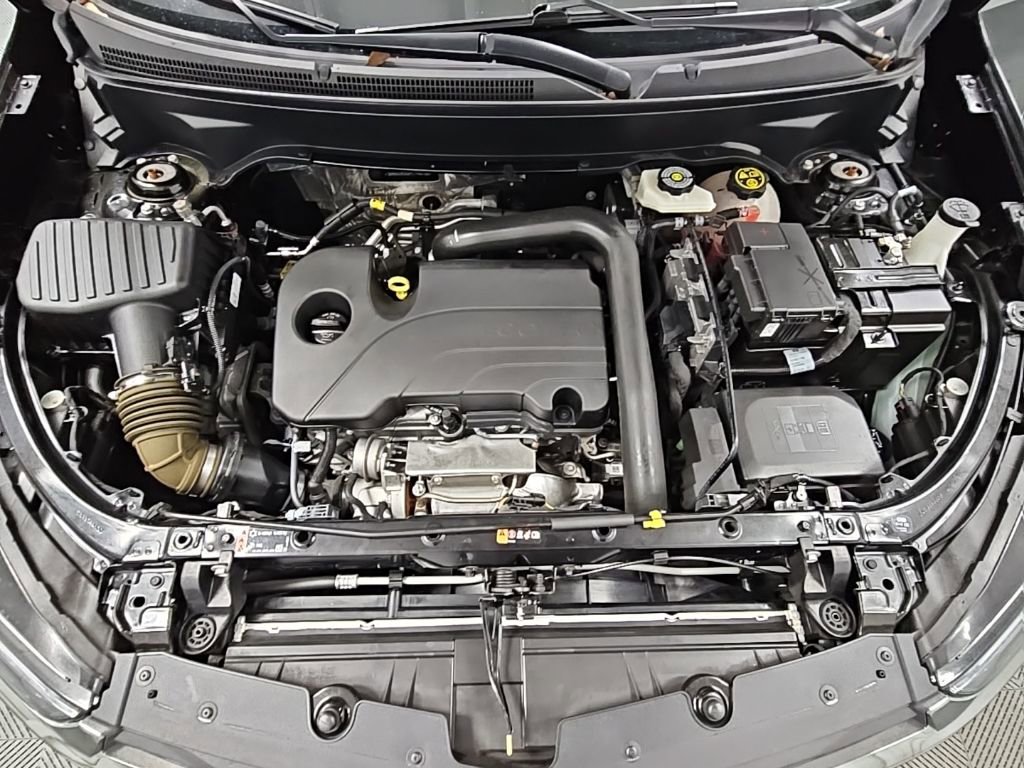 Used 2023 Chevrolet Equinox LS w/ Midnight Edition image 39