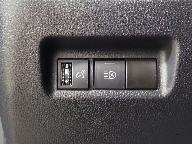 Used 2021 Toyota RAV4 LE FWD image 23