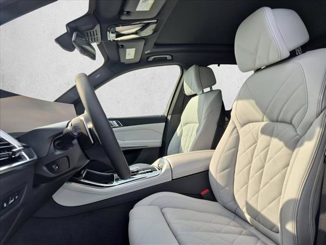 New 2026 BMW X5 xDrive40i w/ M Sport Package AWD/4WD image 4