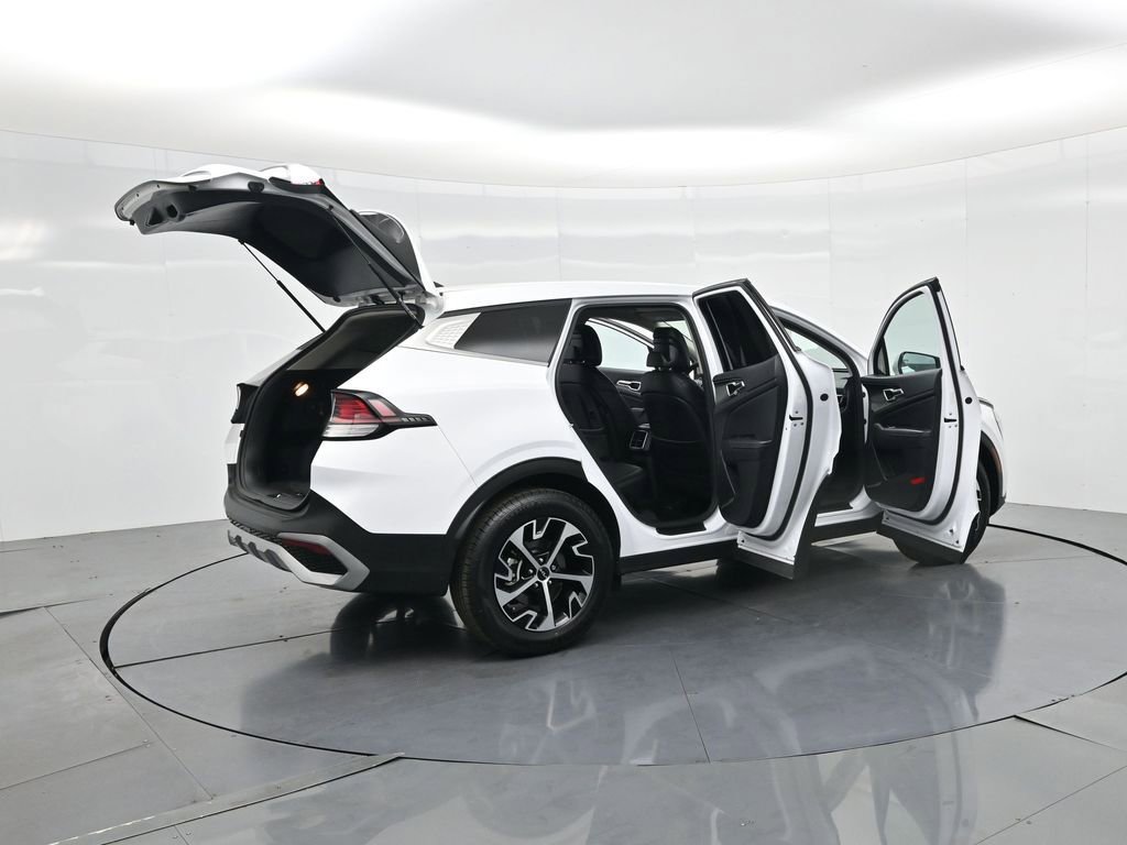 Certified 2023 Kia Sportage EX image 4