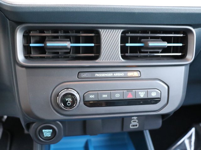 New 2026 Ford Maverick XLT w/ XLT Luxury Package FWD image 24