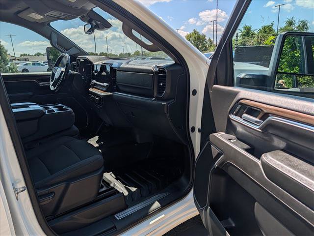 Used 2024 Chevrolet Silverado 2500 LT w/ Convenience Package AWD/4WD image 13