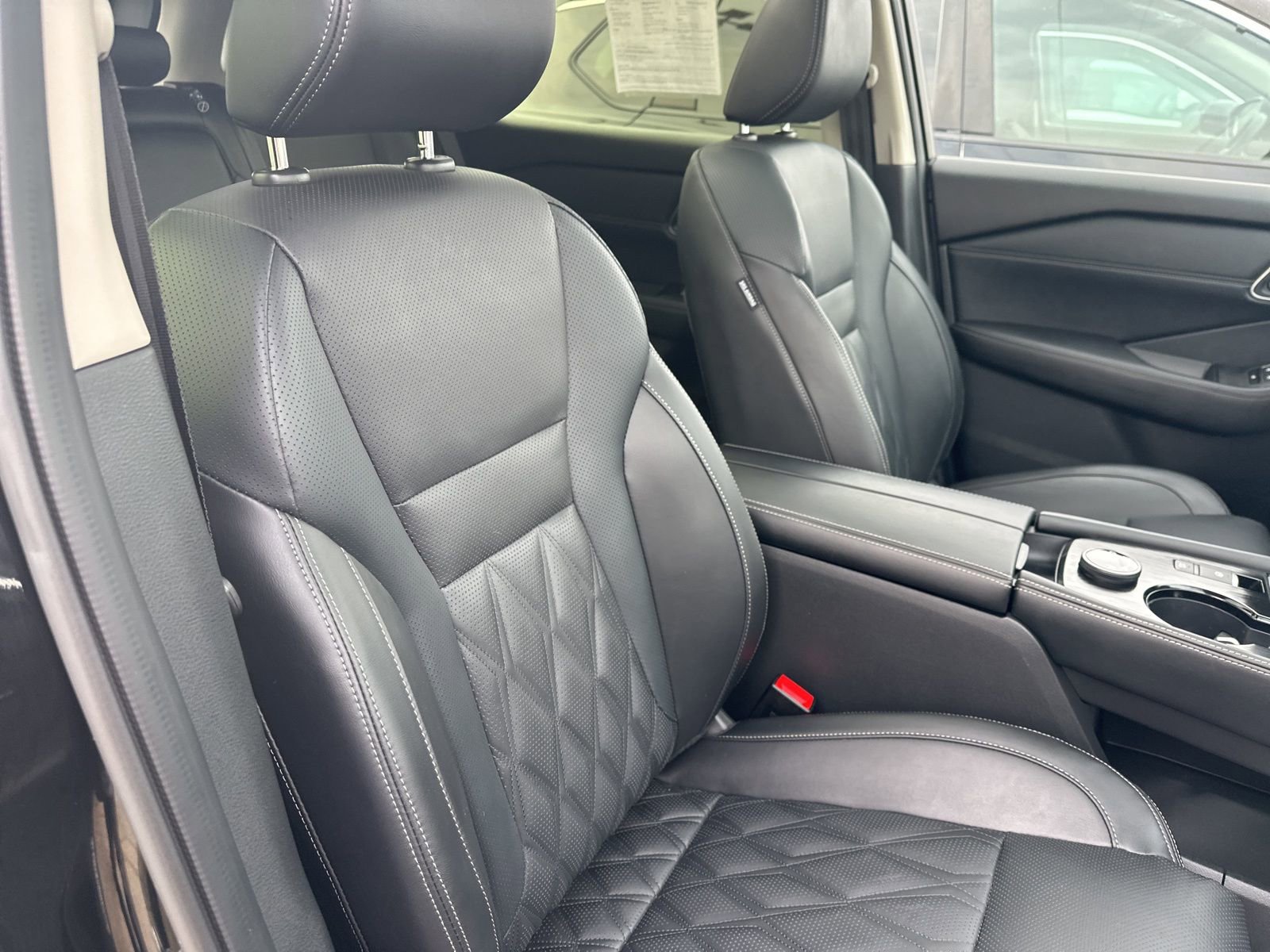 Used 2024 Nissan Rogue Platinum image 33