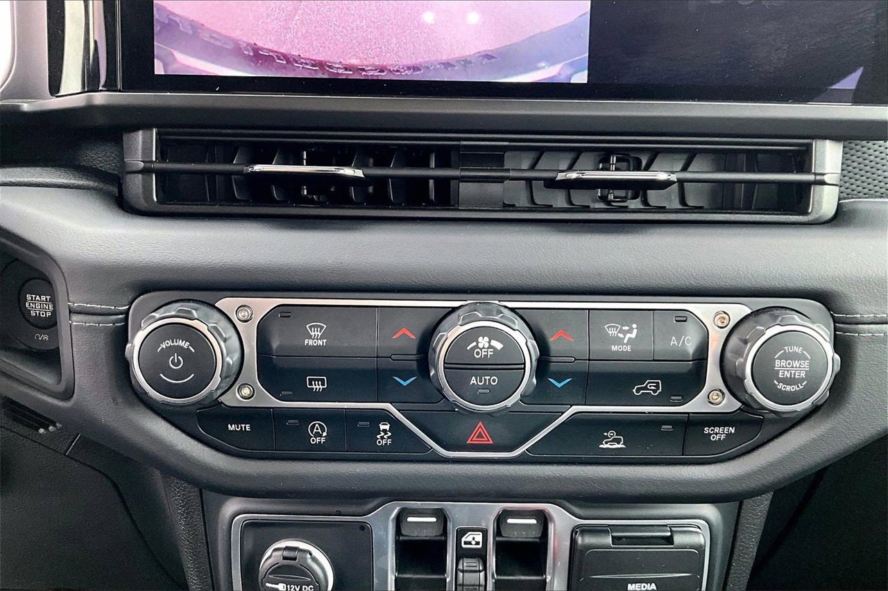 Certified 2025 Jeep Wrangler Unlimited Rubicon image 16