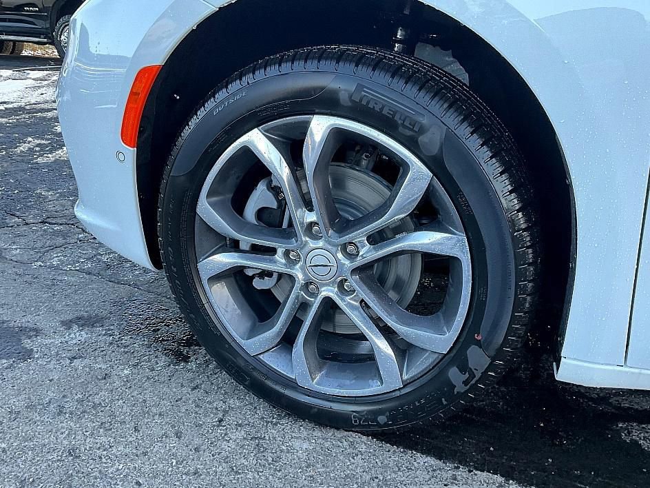 New 2026 Chrysler Pacifica Pinnacle w/ Trailer Tow Group image 12