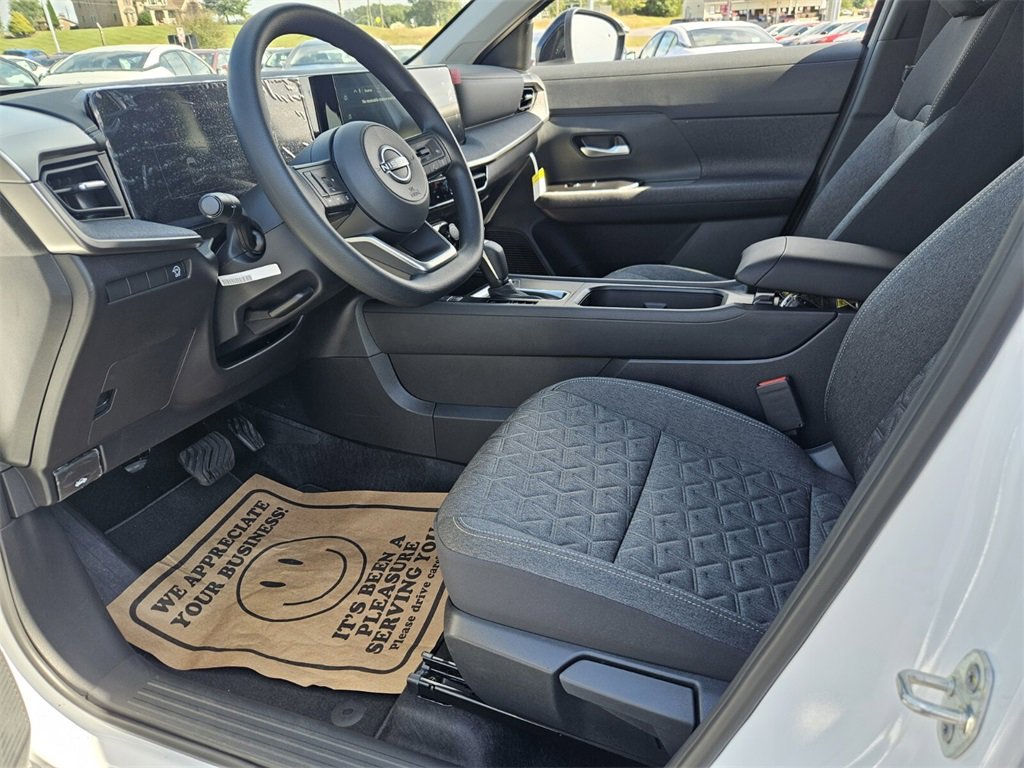 New 2026 Nissan Kicks SV image 4