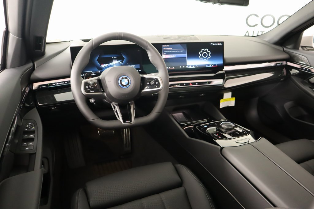 New 2025 BMW i5 xDrive40 w/ M Sport Package image 2