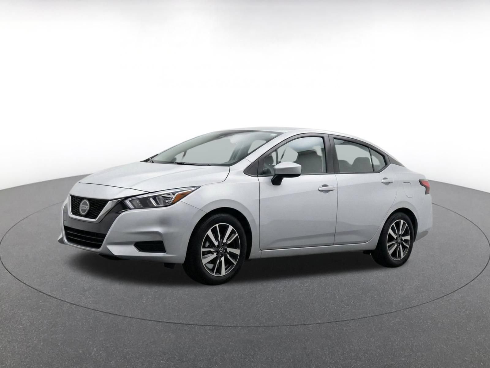 Used 2025 Nissan Versa SV FWD image 3