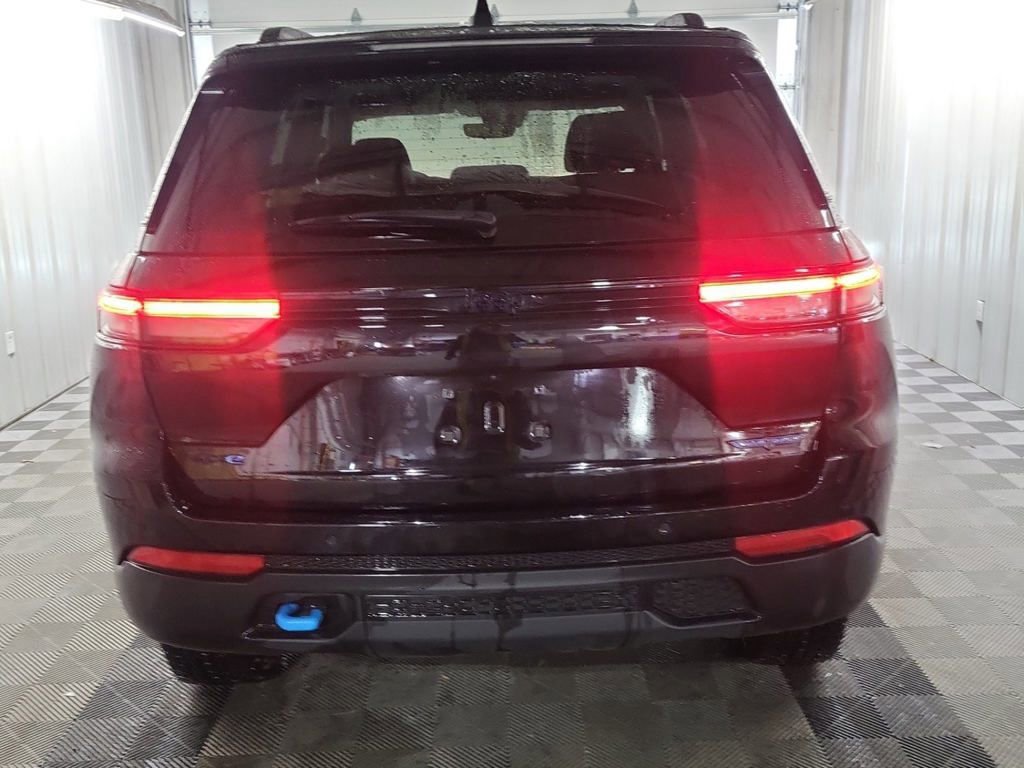 Used 2023 Jeep Grand Cherokee Trailhawk image 4