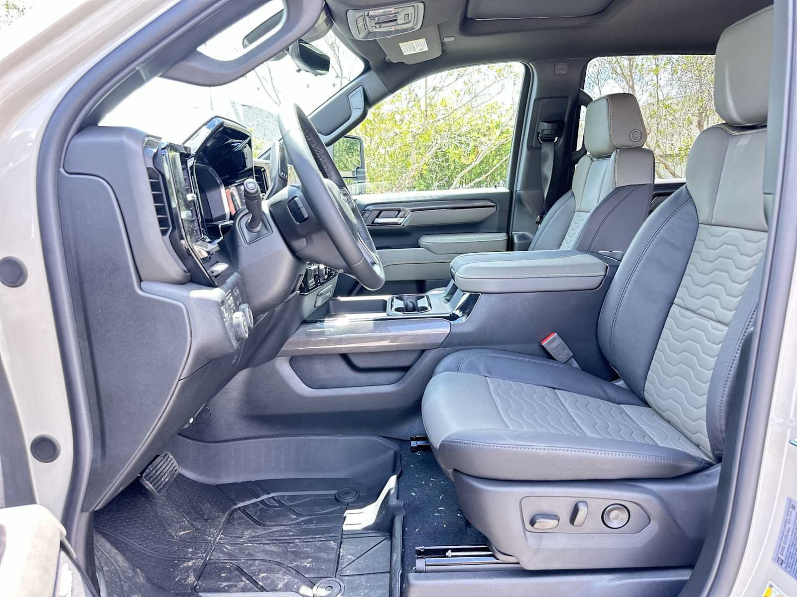 New 2026 Chevrolet Silverado 2500 ZR2 w/ LPO, Dark Essentials Package AWD/4WD image 15