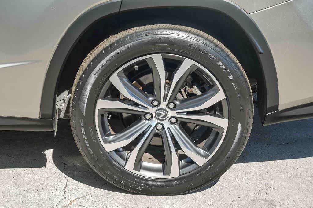 Used 2018 Lexus RX 350L FWD w/ Premium Package image 11