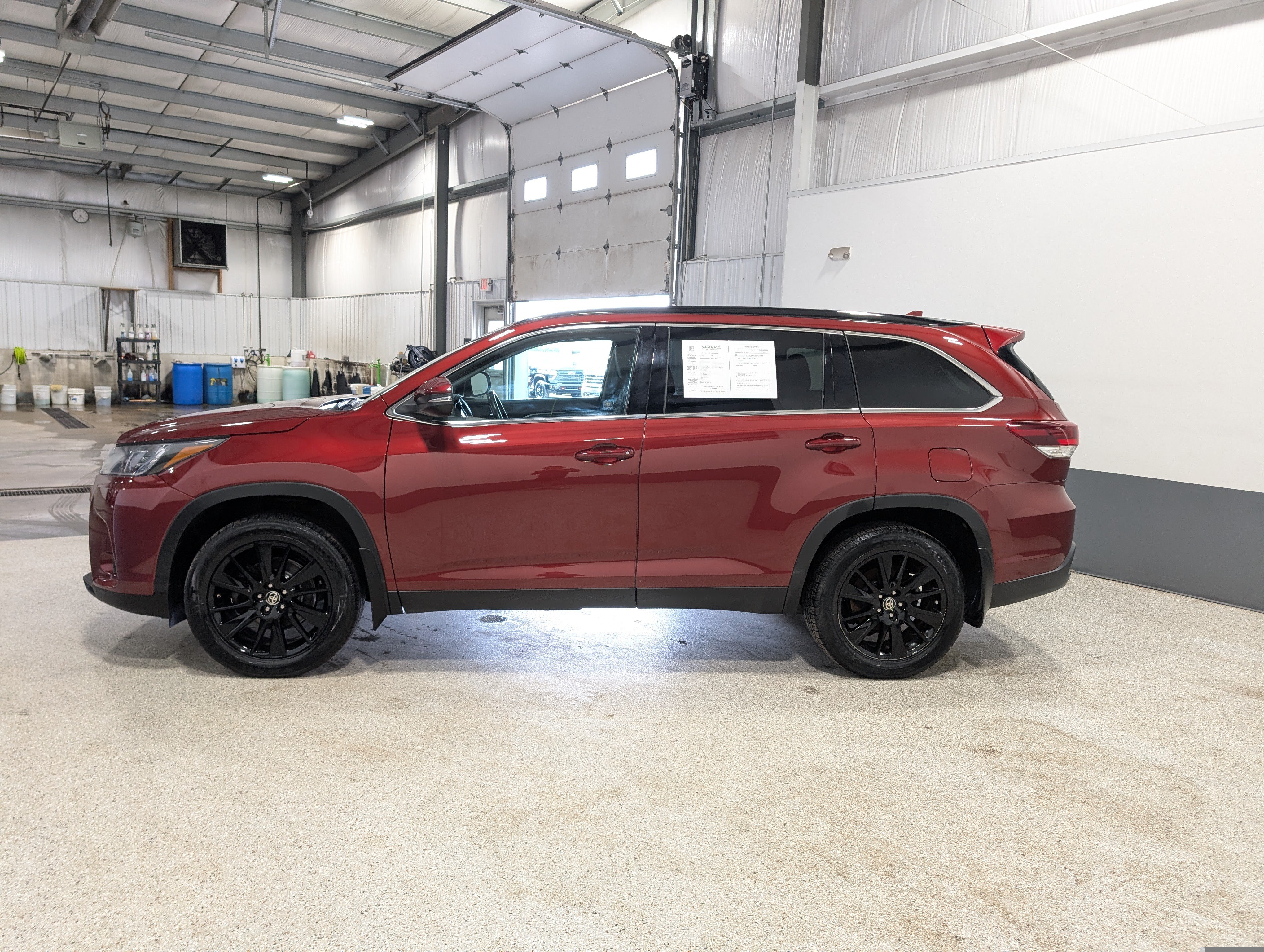 Used 2019 Toyota Highlander SE AWD/4WD image 6