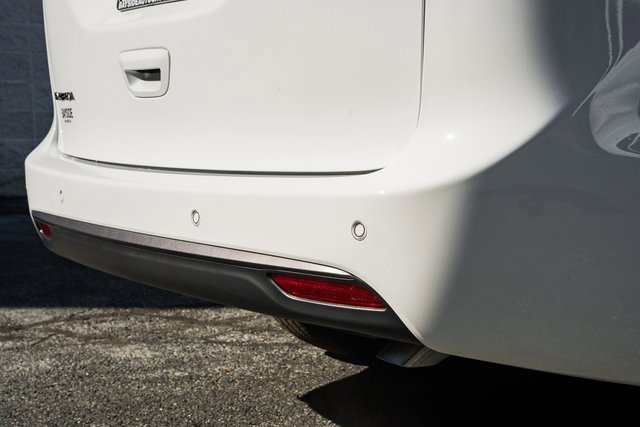 New 2026 Chrysler Pacifica Select image 7