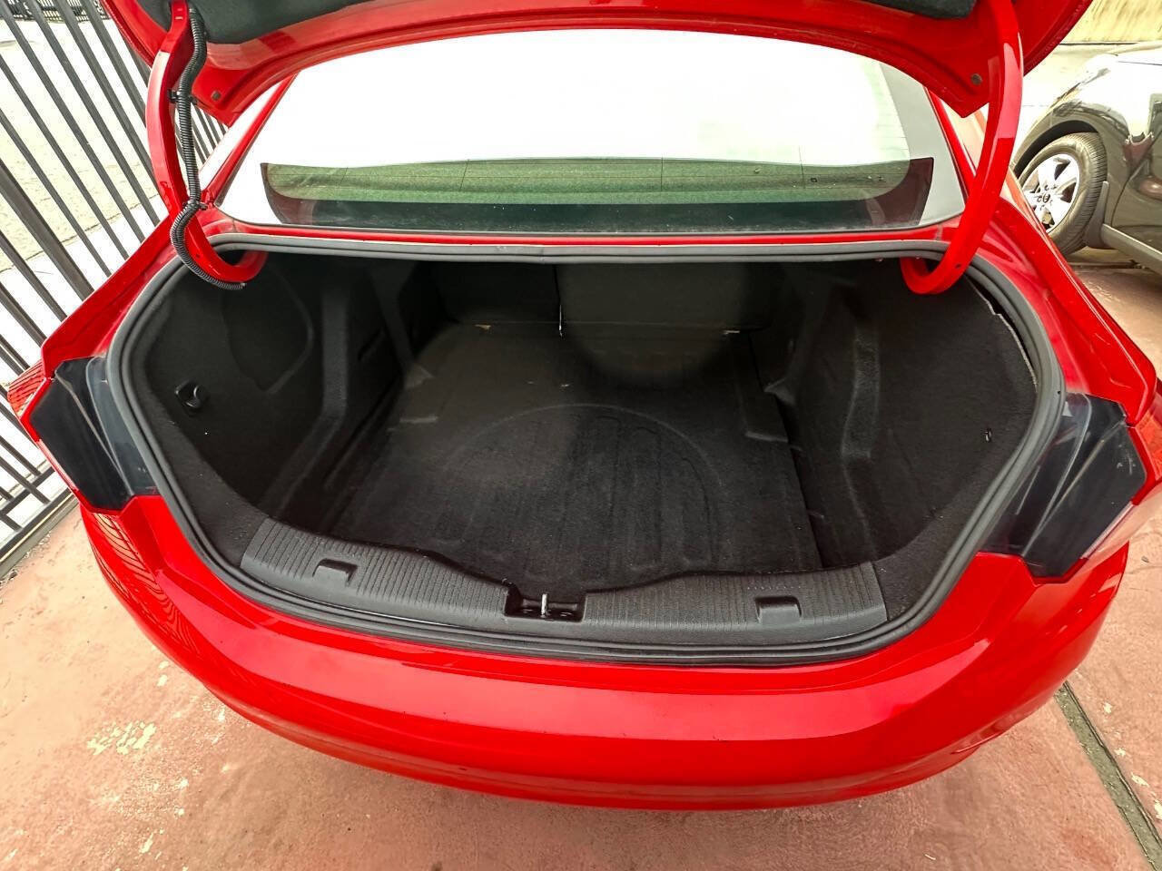 Used 2018 Chevrolet Cruze LT FWD image 22