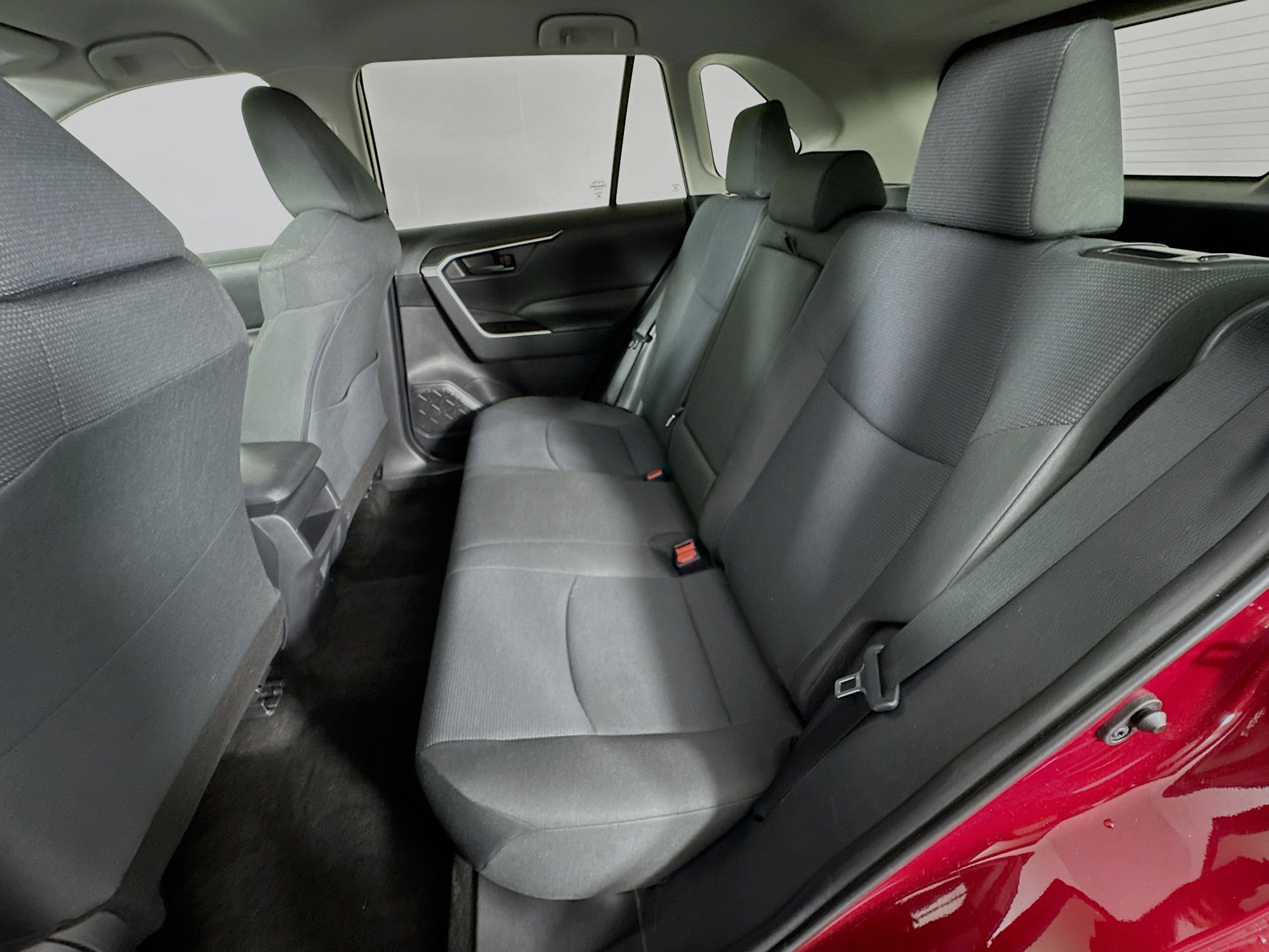 Used 2021 Toyota RAV4 LE image 22