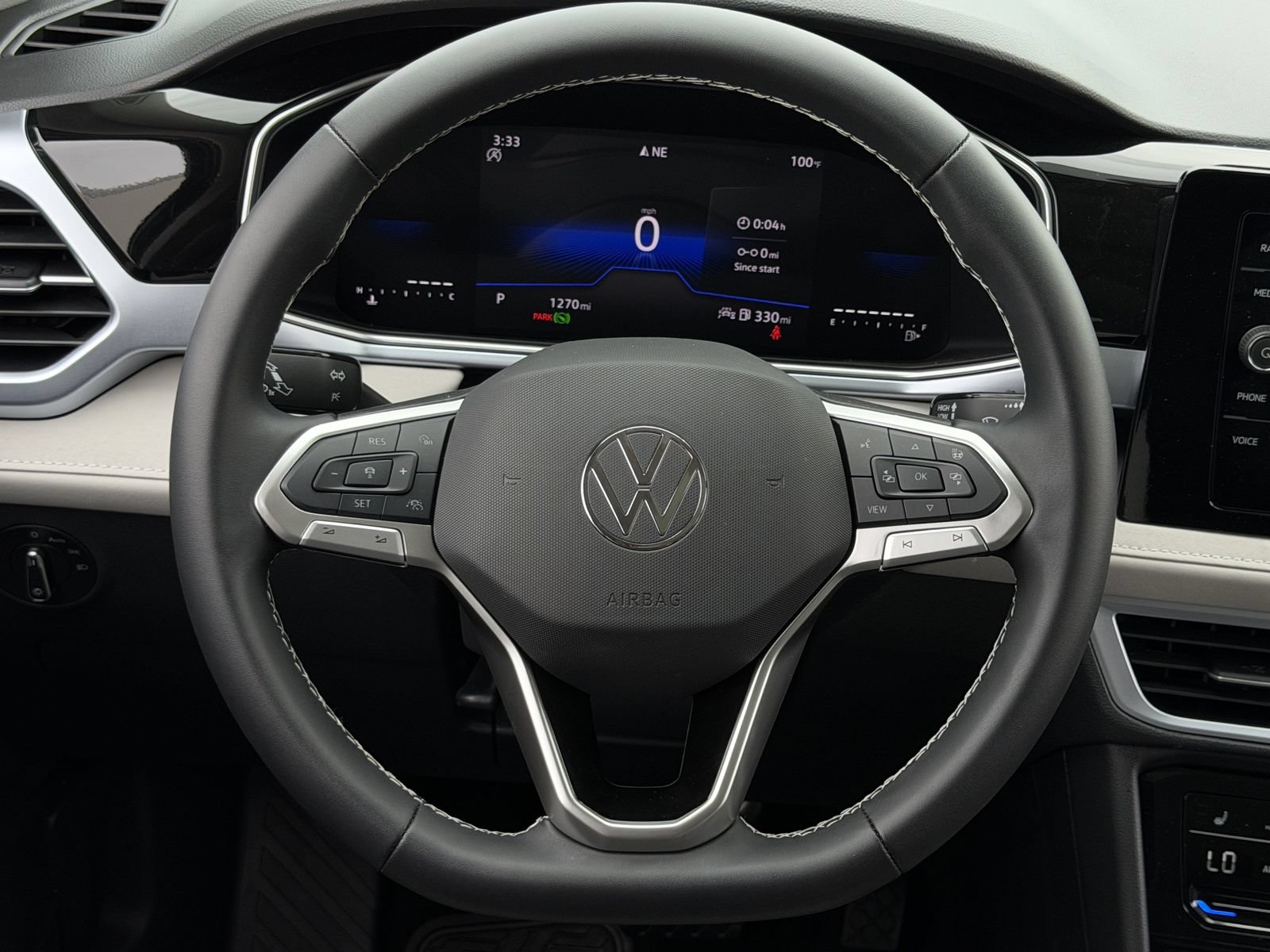 New 2026 Volkswagen Taos SE FWD image 14