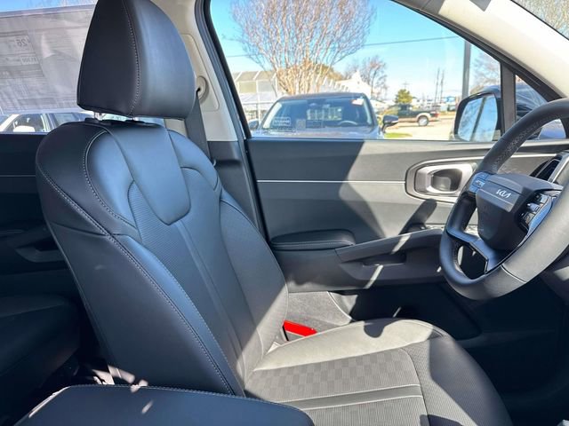 New 2026 Kia Sorento S w/ S Panoramic Sunroof Package FWD image 16