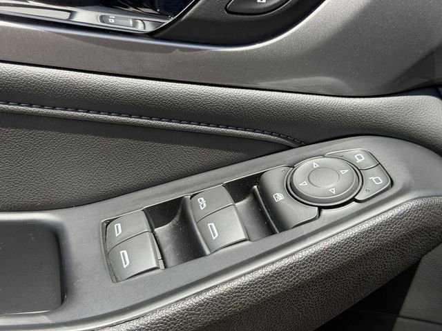 Certified 2023 Chevrolet Traverse LT FWD image 22