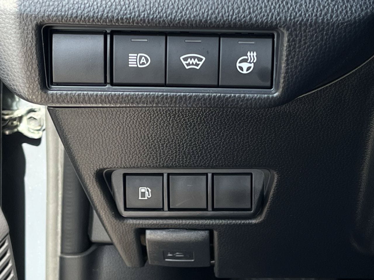 Used 2024 Toyota Prius XLE AWD/4WD image 20