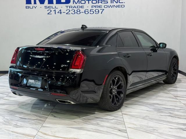 Used 2019 Chrysler 300 Touring w/ Sport Appearance Package RWD image 6