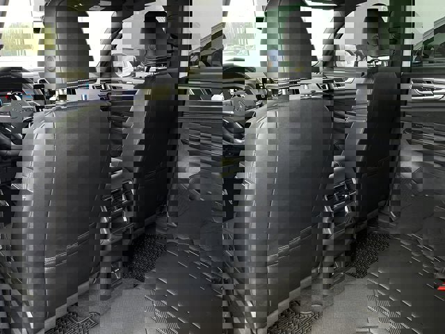 Used 2024 Volkswagen Atlas Cross Sport SE image 24