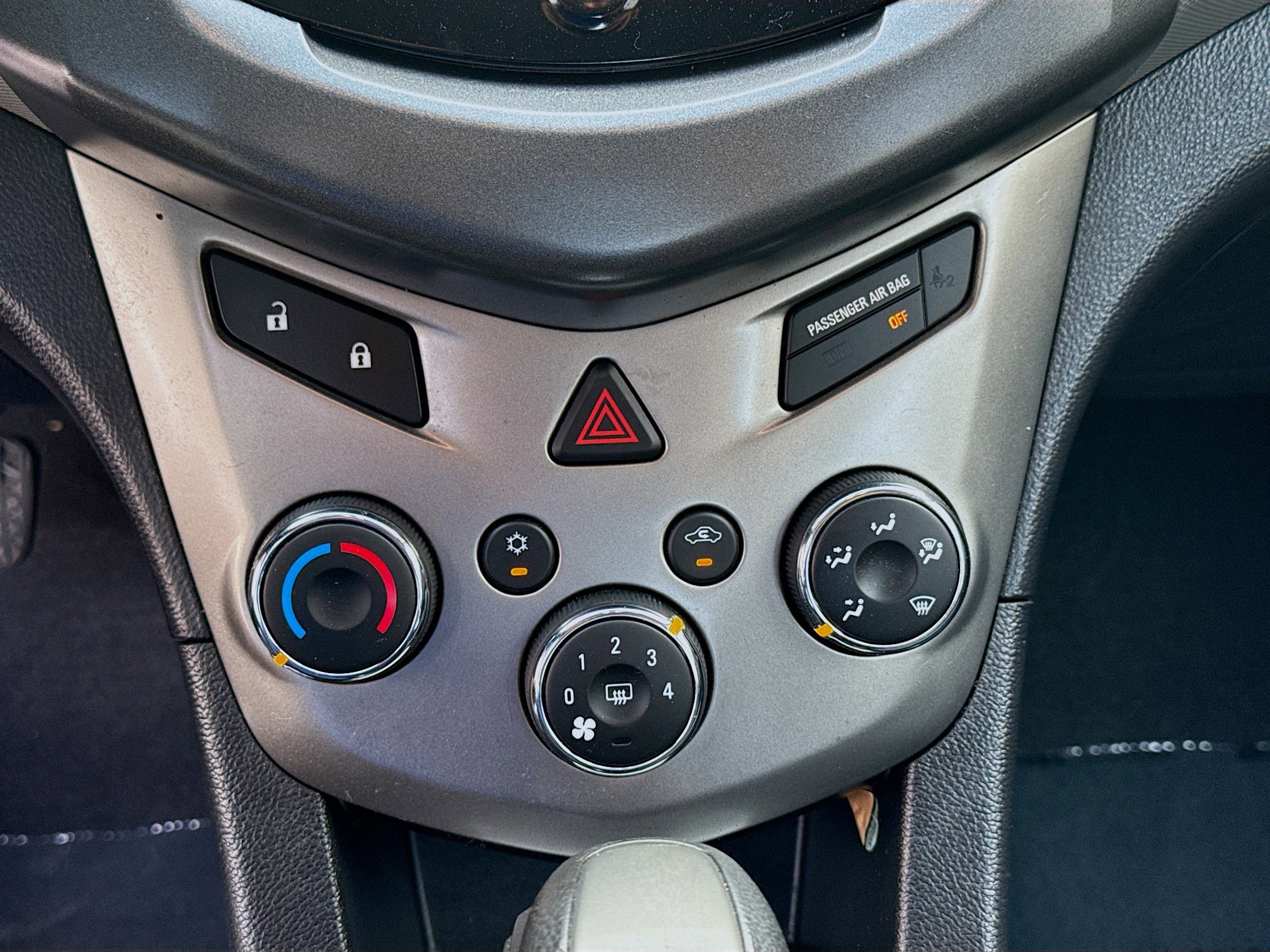 Used 2016 Chevrolet Sonic LT image 14